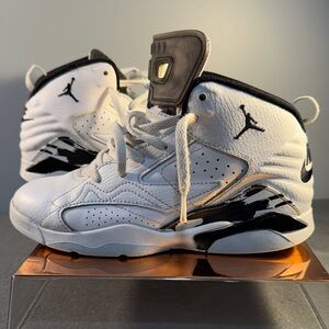 Nike Kids White and Black Sneakers Size 3Y